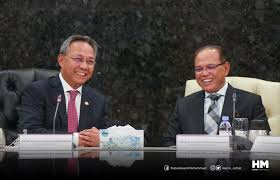 Çoğunluk partisinin veya en büyük koalisyon partisinin lideri. Kunjungan Hormat Menteri Besar Pahang Yab Dato Sri Haji Wan Rosdy Wan Ismail Makmur Johor