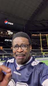 Join Michael Irvin at The Star