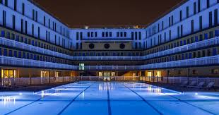 5 Piscines Pour Nager La Nuit A Paris