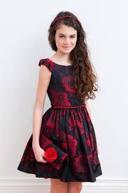 Cocuk Abiye Kiyafet Modelleri Siyah Kisa Kayik Yaka Kirmizi Gul Desenli Kemerli Abiye Cocuk Desenli Gul Kayi The Dress Elbise Modelleri Kadin Elbiseleri