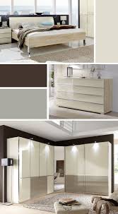 Edles Komplett Schlafzimmer In Wundervollen Farben Farbiges Glas Und Naturliches Dekor Harmonieren Perfekt Bedroom Closet Design Closet Design Closet Bedroom