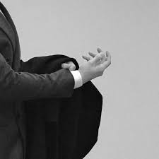 молчи скрывайся и таи и чувства и мечты свои Pin Ot Polzovatelya Rima Orie Na Doske Achter Het Masker S Izobrazheniyami Portrety Muzhchin Dzhentlmen Muzhskoj Portret