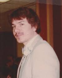 Memorialize Loved Ones: Obituaries & Tributes