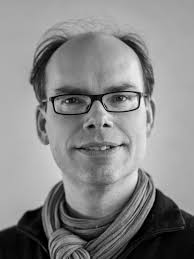 From middle french pape, from old french pape, from ecclesiastical latin papa, from early byzantine greek παπᾶς (papâs, patriarch, bishop), from late ancient greek πάπας (pápas). Roland Pape Universitetet I Sorost Norge