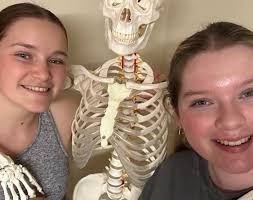 Isabelle Holt is celebrating this #InternationalDayofFriendship alongside  her Regional Medical Program (RMP) peers Jocelyn and Lucia ❤️📕👩‍⚕️ The  aspiring doctors first met while boarding at Somerville House and have  continued to support