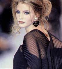 Nadja auermann dons prada coat for vogue germany november 2014 cover: Nadja Auermann Chanel Runway Show 90 S Nadja Auermann Model 90s Supermodels