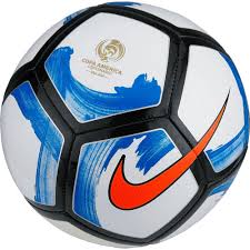 Based on the nike ordem 4 ball design, set to be also used for the premier league ball 2016/17, the nike copa america ball 2016 is white with a unique design.red brushstroke decorations round off the style which appears to be roughly influenced by the colors of the us flag. Nike Skills Copa America Ball Wegotsoccer Com