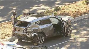 Los angeles county sheriff's officers investigate the scene of tiger woods' wild car crash in rancho palos verdes on february 23, 2021. Tiger Woods Injured In Rollover Car Wreck In California Video Abc News