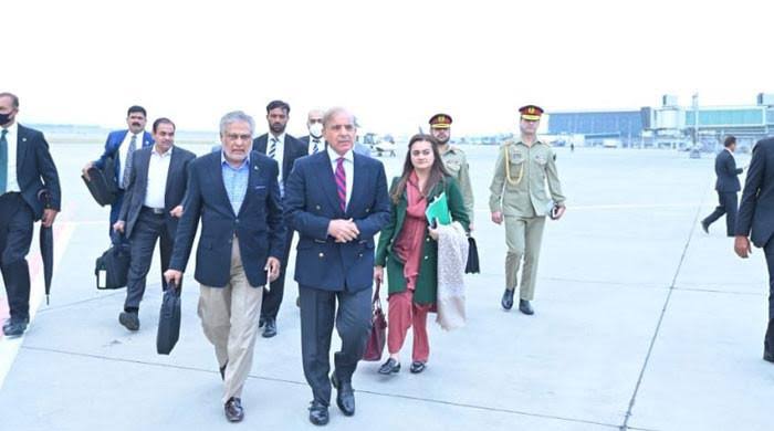 China presents gifts to PM Shehbaz, Ishaq Dar during official visit