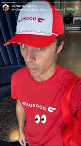 I'm sorry Taylor but you are DELUSIONAL if you think Clarke would EVER in  her life live