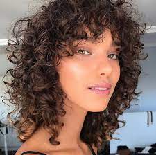 Pra Voce Que Gosta De Maquiagem Basica Mas Nao Sem Graca Diversas Inspiracoes E Algumas Dicas De Como Fazer Cabelo Cabelo Cacheado Com Franja Cachos Vintage