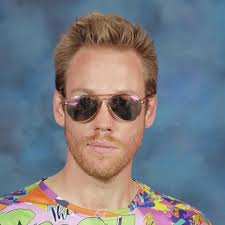 Now, before we get too deep into this season, I have a very serious  question: Have Patti's background singers been found yet??