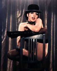 In den wichtigen rollen spielen liza minnelli, michael york, helmut griem, fritz wepper, marisa berenson und joel grey. Cabaret Cast Famousfix Com