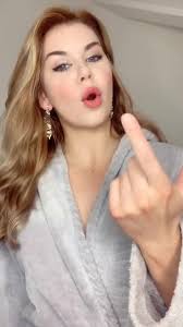 combatbarbie (@sophiethebogey)