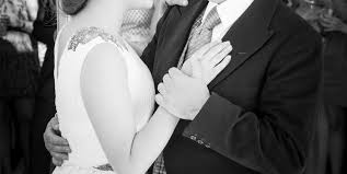 Una lista con 70 canciones para boda románticas y llenas de amor, para que su vals de boda sea totalmente mágico e inolvidable. 10 Canciones Perfectas Para El Baile De La Novia Y Su Padre El Dia De La Boda