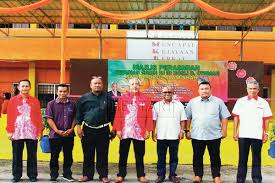 Smk badrul alam shah, kemasik, terengganu, malaysia. Teduhan Kasih Sejarah Baharu Dataran Perhimpunan Smk Badrul Alam Shah Dibina Sumbangan Pibg Terengganu Gps Bestari