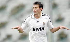 Já que o real está a fazer a limpeza, podia aproveitar o balboa para ajudar. Ketmillio Euros Ajanlatot Kapott A Real Madrid Szalai Adamert Nso