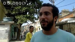 Filho de Tim Lopes visita pela primeira vez a Vila Cruzeiro