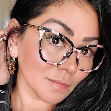 Even my glasses can't be basic.....🌸 . I love all the options available  for prescription glasses