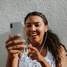 40 Pantun Lucu dalam Bahasa Jawa, Gokil dan Bikin Ketawa Ngakak