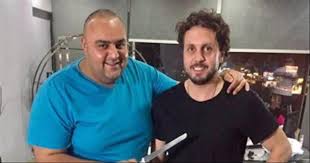 وتذكر أحمد فهمي أنه في هذه الأثناء كان الجمهور عندما يُسلم عليهم يتعامل معهم بطريقة الفيلم أي أنهم فتيات وتحولوا إلى رجال. ÙØ´Ø§Ù ÙØ§Ø¬Ø¯ ÙØ´ÙÙÙ ÙÙ Ø­ÙÙ Ø²ÙØ§Ù Ø£Ø­ÙØ¯ ÙÙÙÙ Ø§ÙÙØ·Ù ÙÙÙØ²