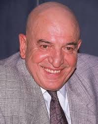 Seine berühmteste rolle spielte der glatzköpfige schauspieler telly savals als lieutenant theo kojak der new yorker polizei in der fernsehserie kojak (einsatz in manhattan) zwischen 1973 und 1978. Telly Savalas Game Shows Wiki Fandom