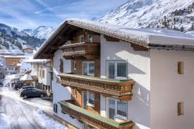 Hotel garni schönblick położony jest w cichej okolicy, zaledwie 3 minuty spacerem od centrum miejscowości obergurgl. Pension Michael In Obergurgl Osterreich 50 Bewertungen Preise Planet Of Hotels