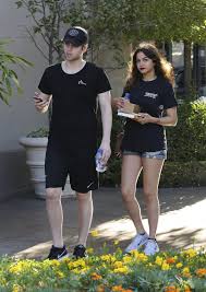 Ver más ideas sobre luke hemmings, 5sos, 5 seconds of summer. Arzaylea And Luke Hemmings Out And About In Los Angeles 08 05 2016 6 Hawtcelebs