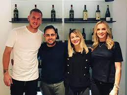 Leaving panicked masked thugs crashed into robin olsen's home and confronted him on saturday. Robin Olsen Festeggia Il Compleanno Con La Fidanzata Mia Corriere It