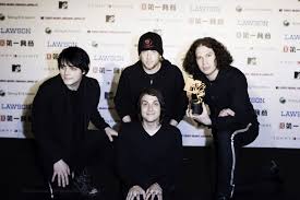 Pin By Heather Hobart On My Chemical Heartbreak My Chemical Romance Romance Mcr