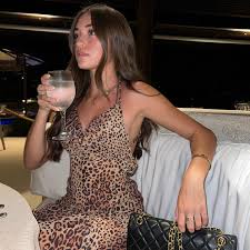 Its Presley Elise | Instagram, TikTok | Linktree