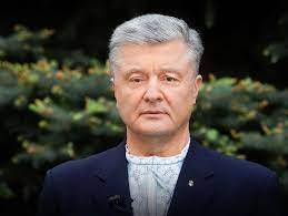 Порошенко похудел, поменял прическу и, как полагают специалисты, сделал подтяжку. Pomolodel Na 20 Let Kak Petr Poroshenko Dobilsya Razitelnyh Peremen Vo Vneshnosti
