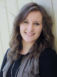 Nicole Riel's Instagram, Twitter & Facebook