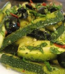 Cooked Zucchini Salad From Morocco Salade Aux Courgettes Ou Zucchini A La Marocaine شلادة Salade Courgette Cuisson Des Aliments Recette De Cuisine Marocaine