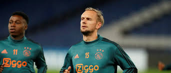 Sara estanislau pelada