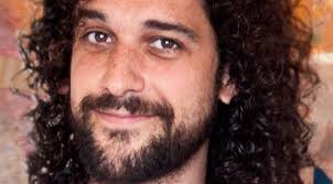 La nueva vida de Víctor Estévez, finalista de 'OT 4', como cantante de un  grupo espiritual