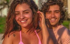 Também conhecida pelo nome artístico de maria belén, ela deixa um filho de quase dois anos. Aos 20 Anos Ator Mirim De Caminho Das Indias Anuncia Que Vai Ser Pai O Fuxico