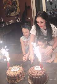Sanjay Dutt Twins Turns A Year Older Manayata Throws A Fun Filled Party Hungryboo Twin Birthday Twin Birthday Parties Twins