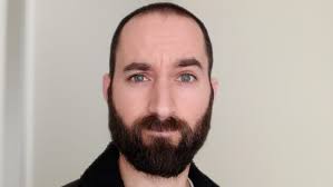 Alberto Alba, presidente de Galactyco: «El compromiso con la igualdad y la  diversidad no es poner letras de colores en la puerta de la Consejería»