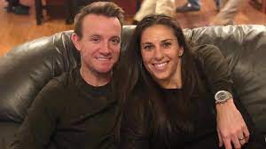 Anoushka is a nurse at the surgery, and had relationships with both steve rawlings (mark frost) and rana mistry (akbar kurtha). Inside Carli Lloyd S Marriage To Brian Hollins