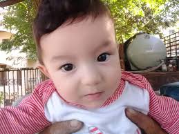 نشرت السيدة "ريتا حنا" شقيقة الممثل ومقدم البرامج "وسام حنا" صور تجمعها  بإبنها " شربل كرم " وهو إبن طليقها الممثل ومقدم البرامج " عادل كرم "  وشقيقها وسام حنا كاتبة :