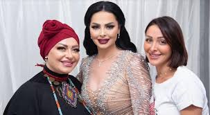 تعد عملية تجميل الأنف rhinoplasty احدى أهم العمليات التجميلية للوجه و ذلك بسبب موقع ما هي الخطوات التي تتم قبل وأثناء وبعد عملية تجميل الأنف ؟ أمور يجب القيام بها بعد يجب عدم استخدام مستحضرات التجميل أو أي كريم غير طبي. ÙˆØ§Ù„Ø¯Ø© Ø¯ÙŠØ§Ù†Ø§ ÙƒØ±Ø²ÙˆÙ† Ø§Ù„ÙƒÙ„ Ø¹Ø§Ø¯Ø§Ù†ÙŠ ÙˆÙˆÙ‚Ù Ø¨ÙˆØ¬Ù‡ÙŠ ÙˆØªØµØ±Ø­ Ù„Ø§ Ø³Ø± Ø¨ØµØ­Ù† Ø§Ù„ÙƒØ¨Ø³Ø© ÙÙˆØ´ÙŠØ§