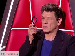 15.01.2022 · marc lavoine était convié sur le plateau de quotidien pour la sortie, ce 14 janvier, de son nouvel album intitulé adulte jamais.fidèle à sa mélancolie, le chanteur de 59 ans a évoqué ses parents qu'il ne considère pas comme des adultes. 2022 The Voice Why Does Marc Lavoine Perform This Bizarre Gesture With His Glasses Current Woman The Mag