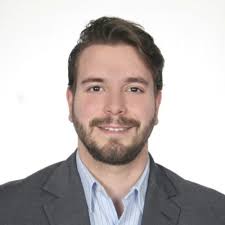 Oportunidad , Posición de liderazgo en el área de implementación y  servicios de Siemens SW.