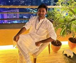 Dhanush and aishwarya are proud parents of four kids, linga raja, yatra raja, linga dhanush the age gap between dhanush and aishwarya. Dhanush S Biography His Age Early Life Family Career Photo