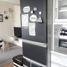 冷蔵庫がどうしても浮いちゃうんです 冷蔵庫をオシャレにするテクニック５つ 冷蔵庫 おしゃれ インテリア 冷蔵庫 インテリア