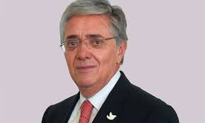 Buscan constatar si el jefe de la cartera de transporte se benefició del estado a través de la. Ministro De Transporte German Cardona Estara Encargado Del Ministerio De Vivienda