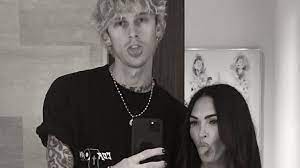Machine gun kelly (mgk) lyrics. Machine Gun Kelly So Hat Sich Musik Durch Megan Verandert Promiflash De