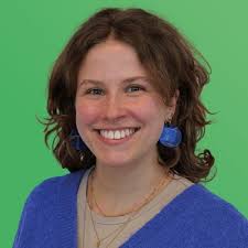 Afgestudeerd! 🎓🫀🧠 Zoals oma altijd zei: "Jij moet verpleegkundige worden  Wende". Dus nu kan ik met trots mededelen dat ik mijn Bachelor of Nursing  aan de Hogeschool Leiden in de pocket heb.