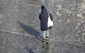 Elles étaient comprises entre 18 et 21°c près des côtes de la manche, entre 21 et 27°c sur. Neige La Tempete Faiblit Mais Attention Au Verglas En Ile De France Le Parisien
